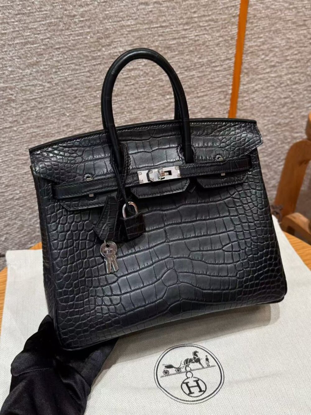 Classic Hermes Bag: A Stylish and Versatile Choice for Elegance